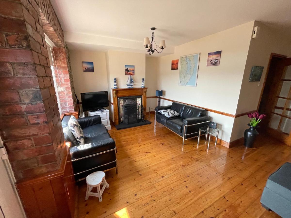 Lovely Apartment Overlooking The Harbour And Bay Ardglass Exterior foto